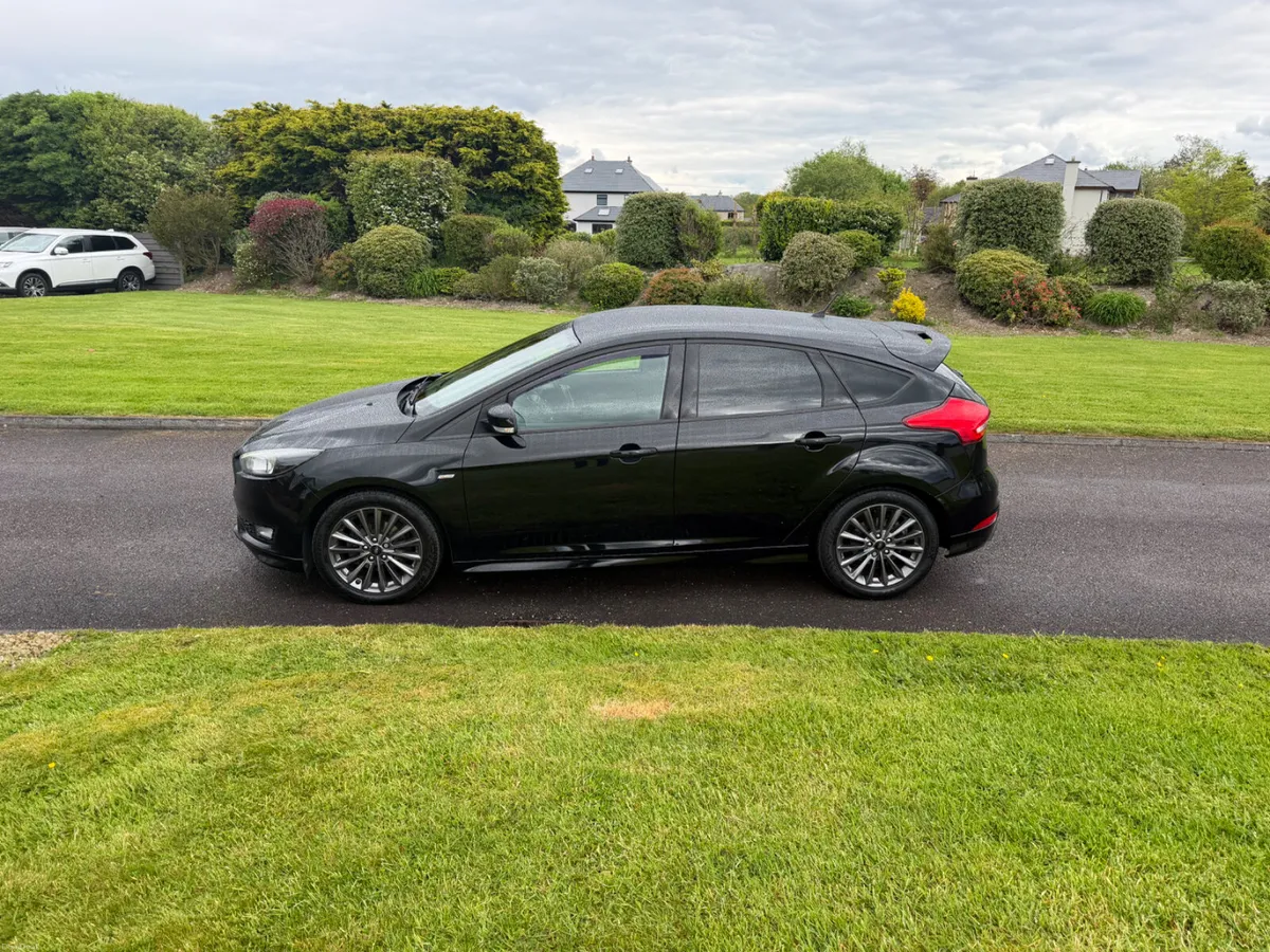 Ford Focus ST Line TDCI - Image 2