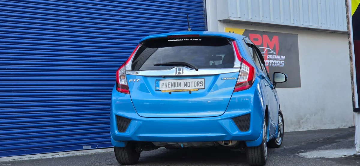 Honda Fit Hybrid Automatic - Image 4