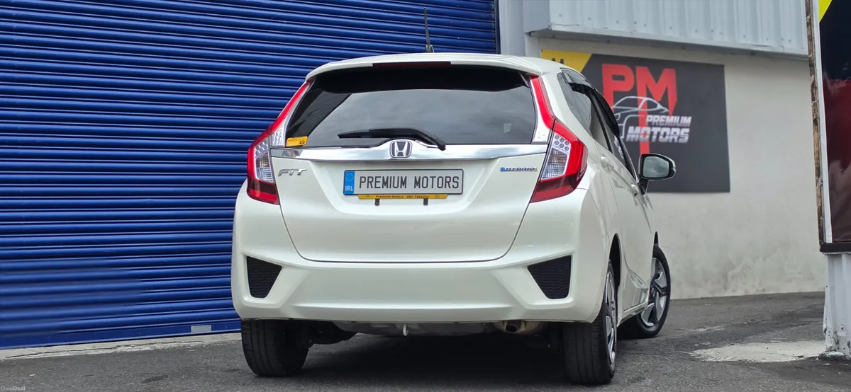 Honda fit Hybrid - Image 3