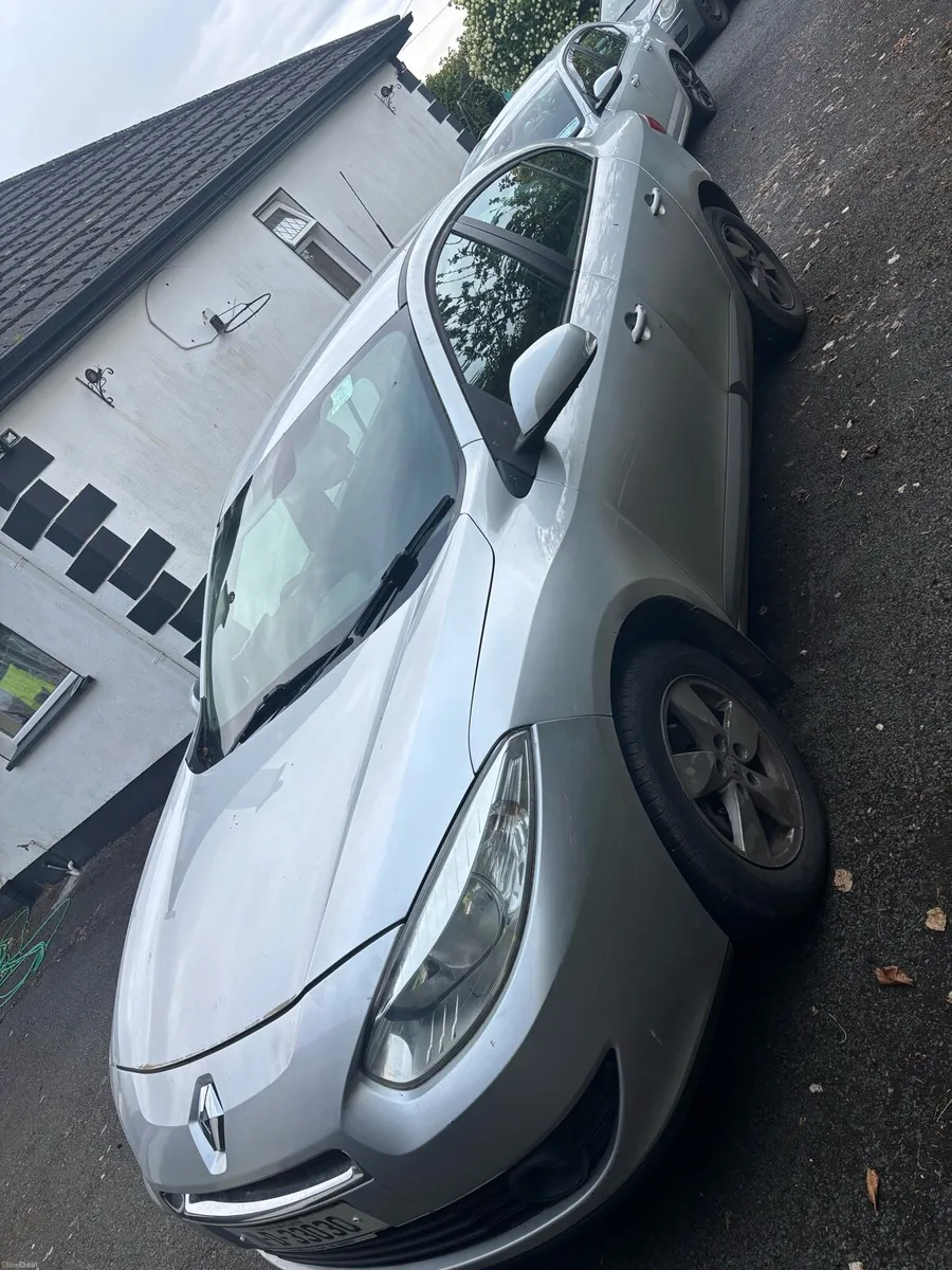 Renault Fluence 2011 - Image 2