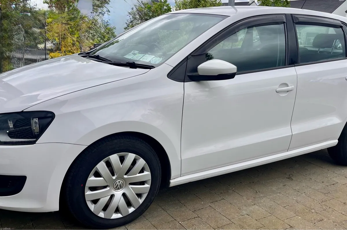 2013 Volskswagen Polo 1.2 automatic 70K km Petrol - Image 2