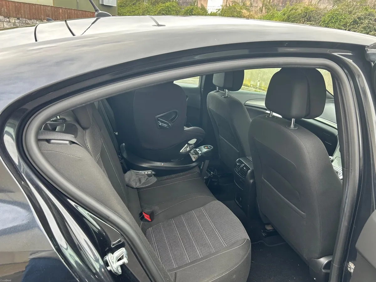 Vauxhall Insignia 2014 - Image 2