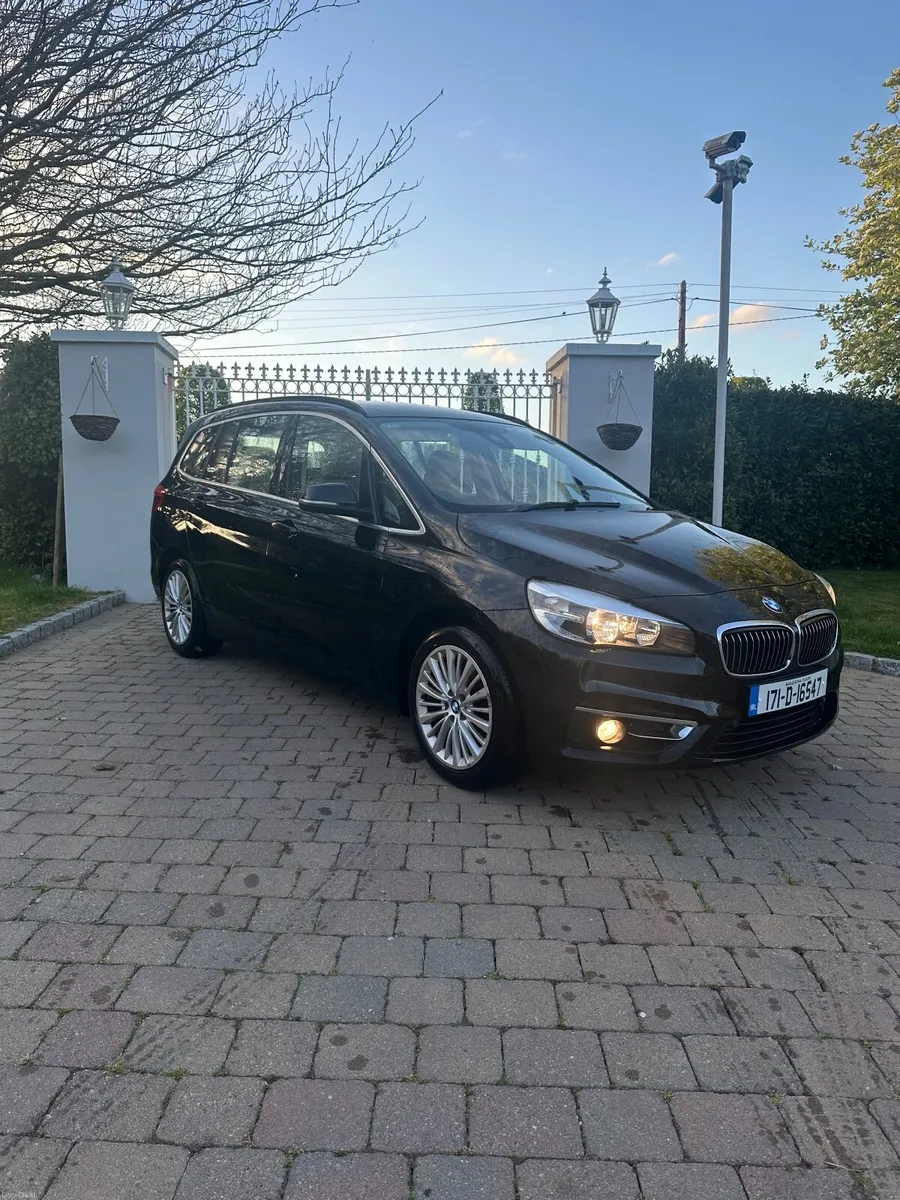 BMW 2-Series 2017 2.0D 7 seats - Image 1
