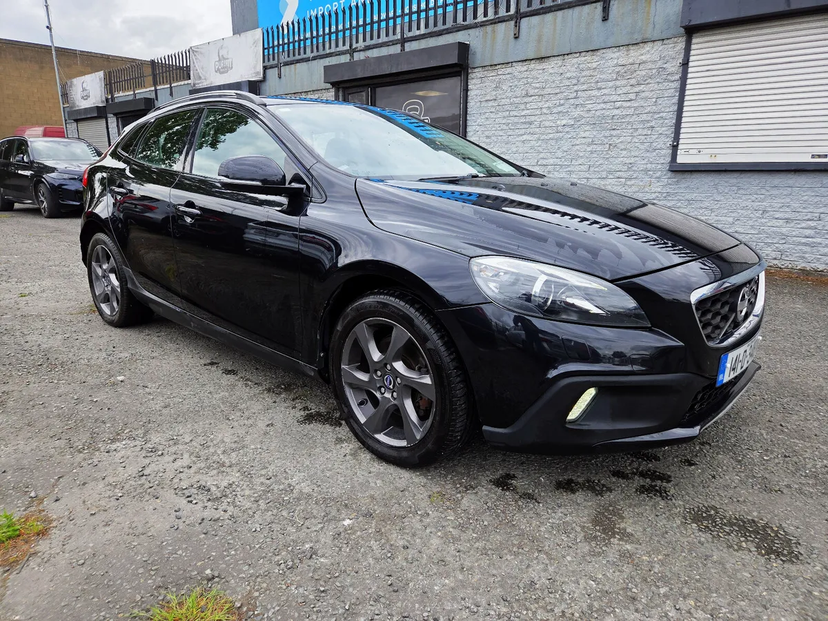 141 VOLVO V40 CROSS Automatic Warranty New NCT Cle - Image 3