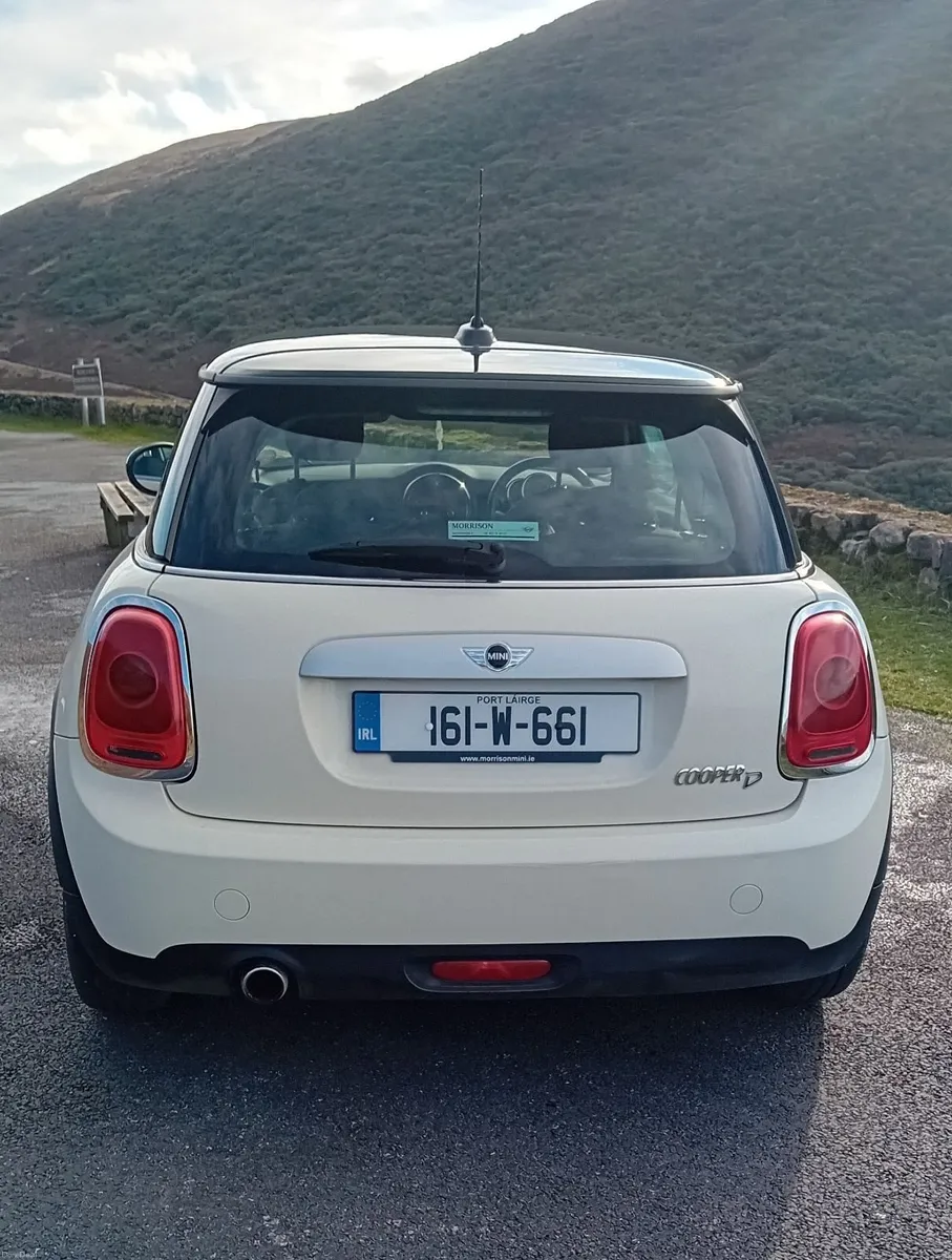 Mini Cooper 2016 - Image 2