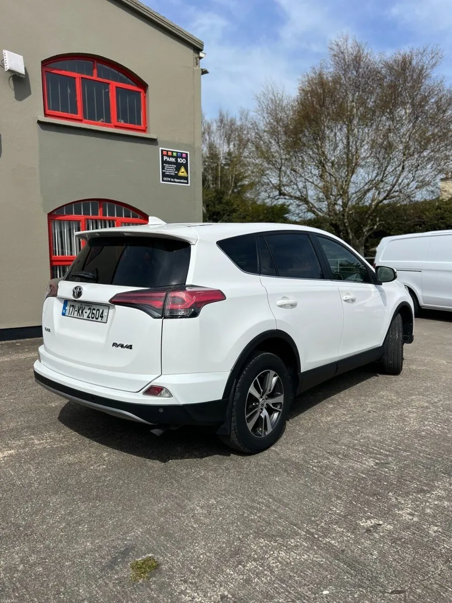 Toyota RAV4 2017 - Image 6