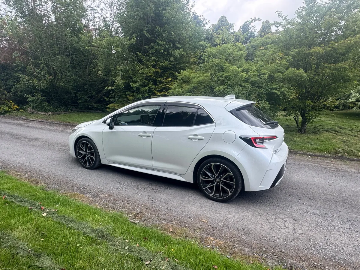 21 COROLLA HYBRID SPORT - Image 3