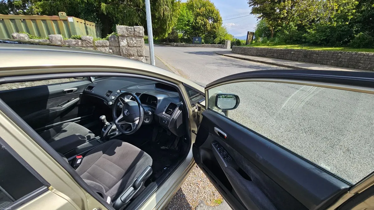 Honda Civic Saloon - €2,350 ONO - Image 2