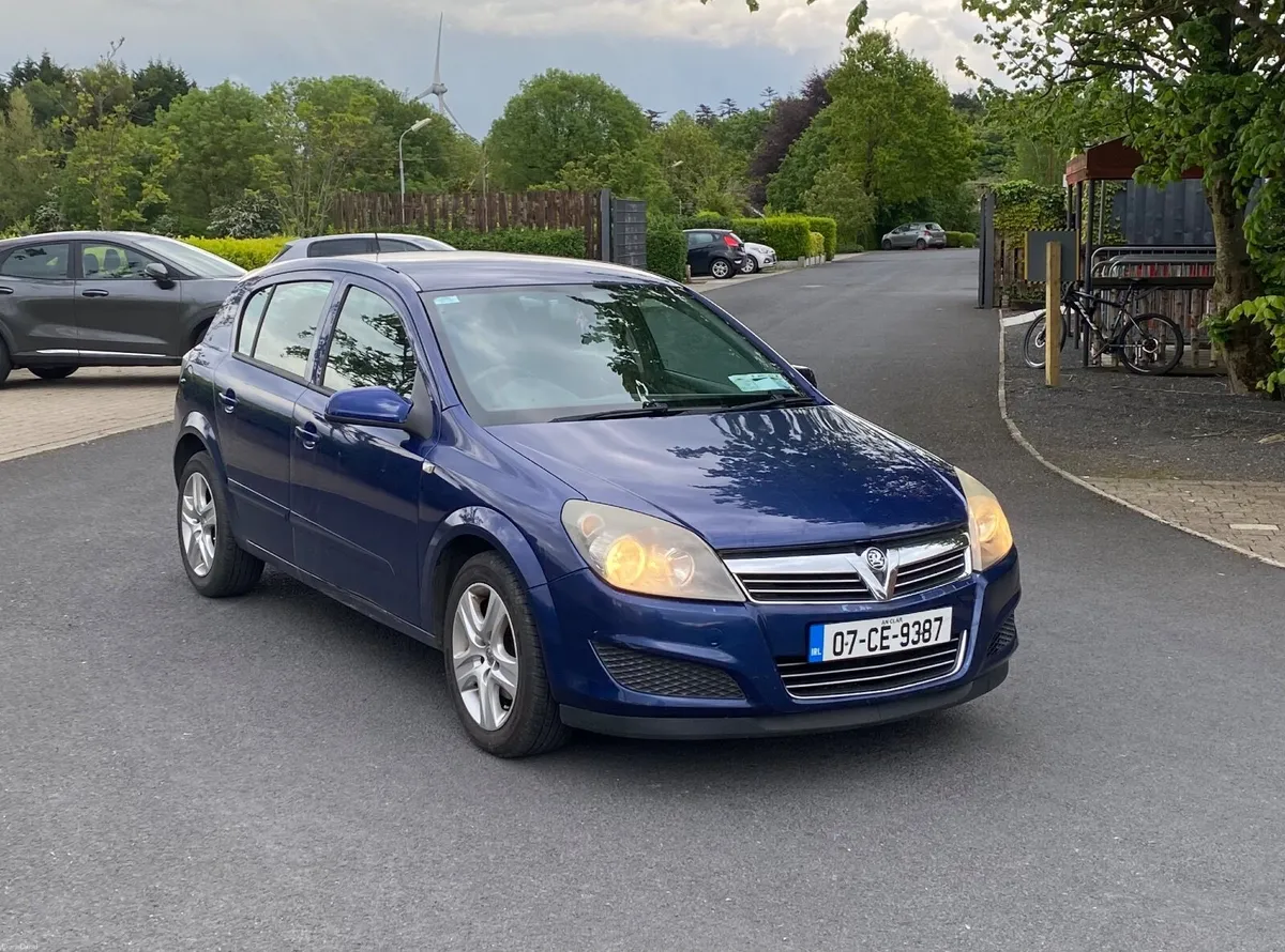 07 Astra, Diesel, Nct 02.27 & Tax 10.26. €1350 Ono - Image 1