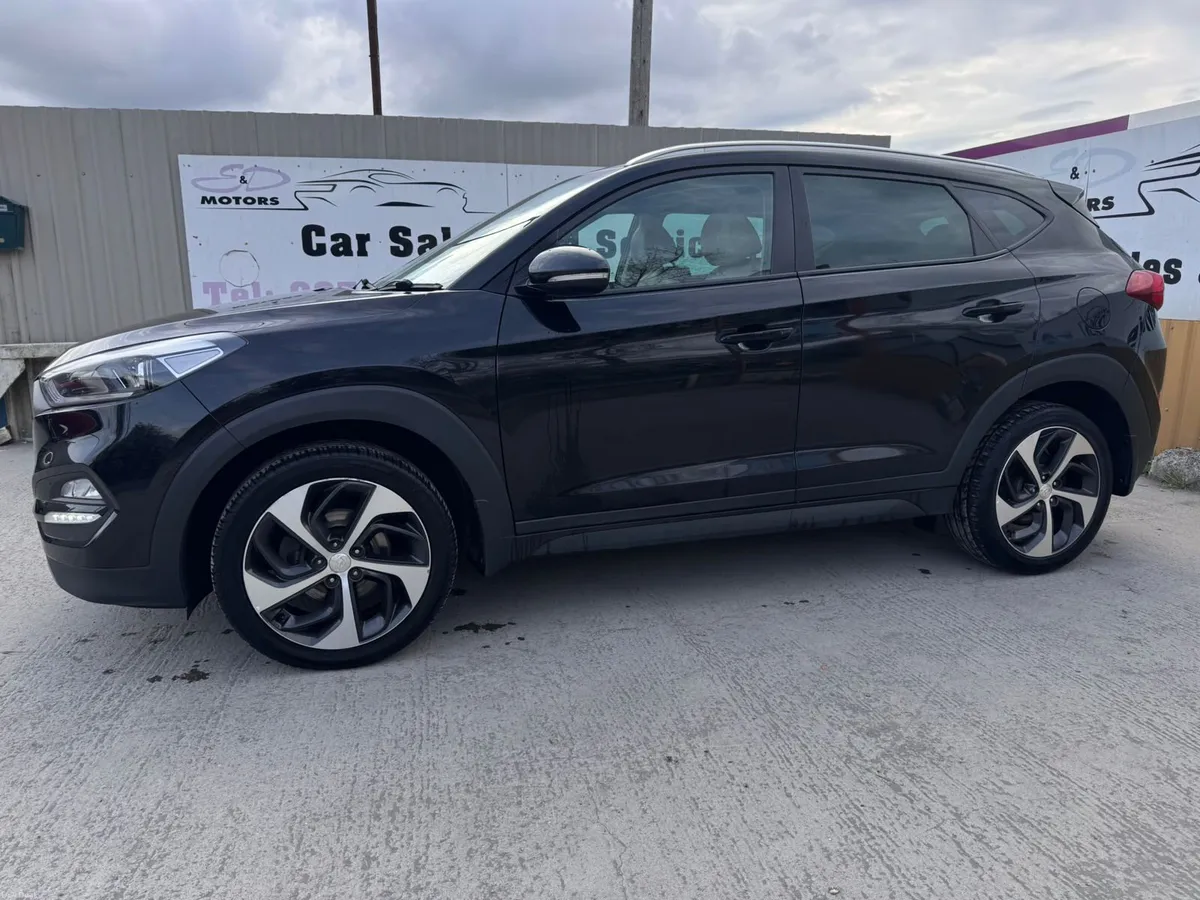 181 Hyundai Tucson 1.7D Executive One owner car - Image 2