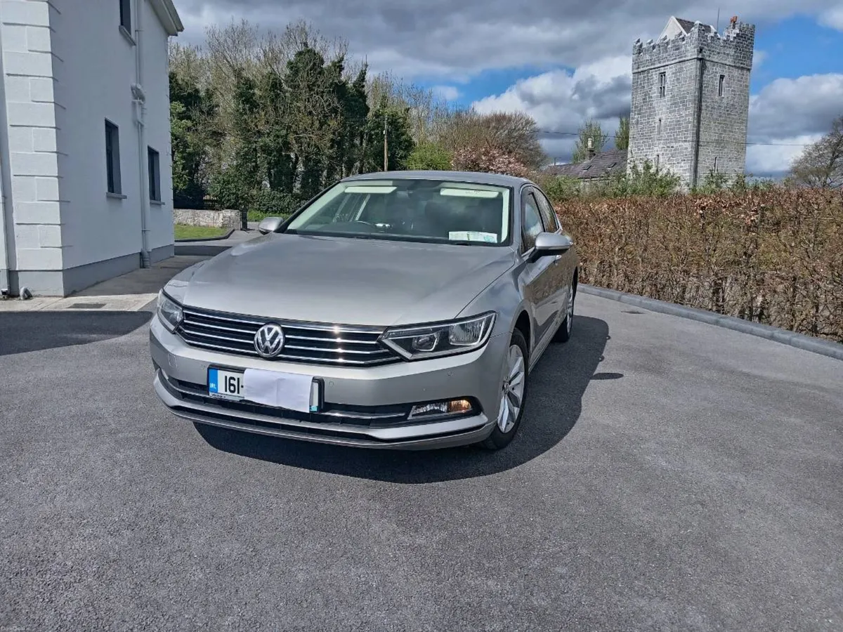 Volkswagen Passat - Image 4