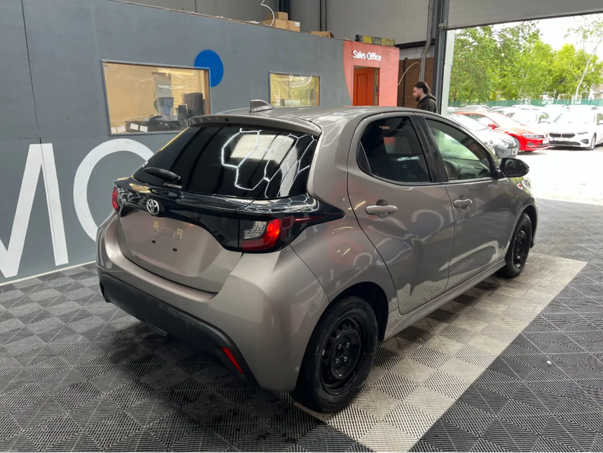 Toyota Yaris €12950 2022 TOYOTA YARIS X 1.0 AUTOMA - Image 2