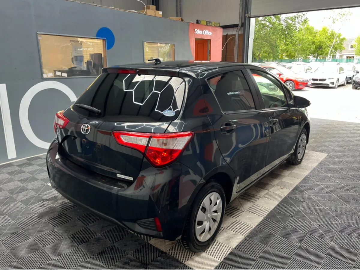 Toyota Vitz €9950 2018 TOYOTA VITZ F 1.0 AUTOMATIC - Image 2