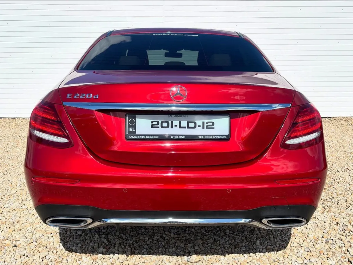 Mercedes-Benz E-Class E220  AUTO AMG - Image 6