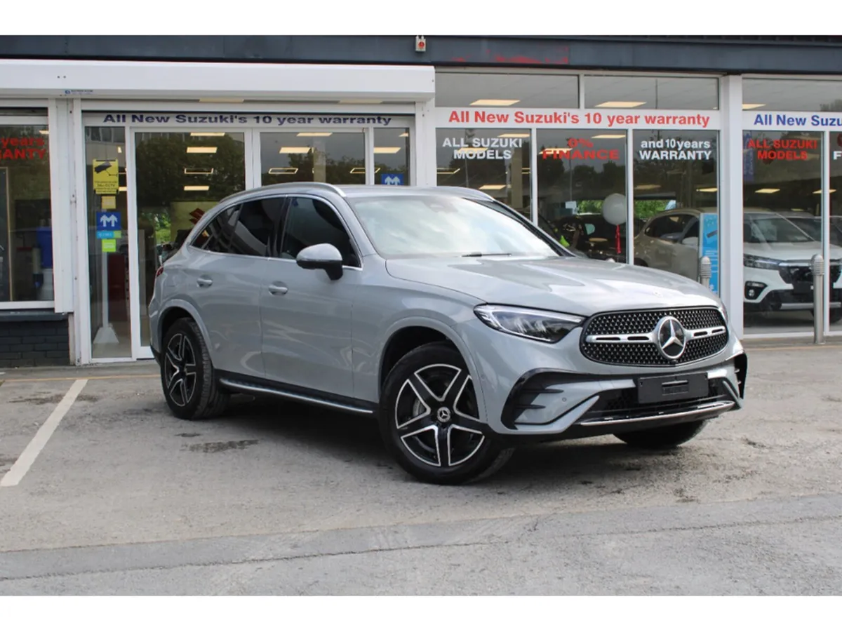 Mercedes-Benz GLC GLCE 300 AMG LINE E 4MATIC - Image 4