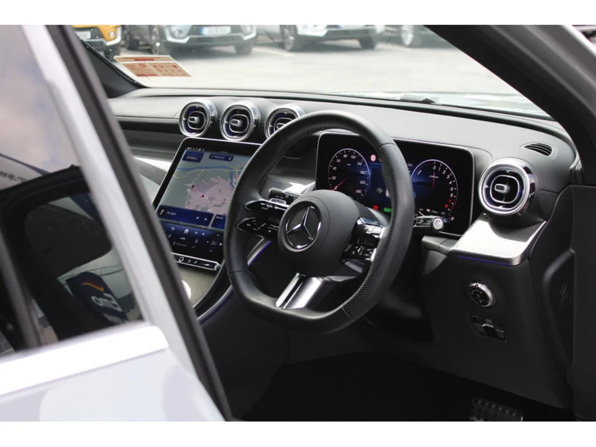 Mercedes-Benz GLC GLCE 300 AMG LINE E 4MATIC - Image 2