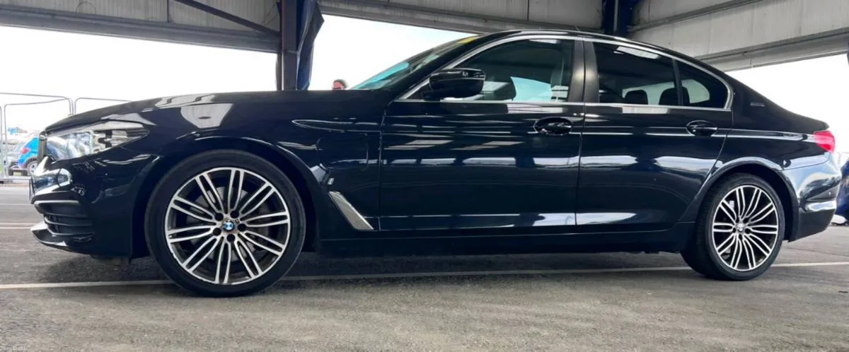 2018 BMW 530e - Image 3