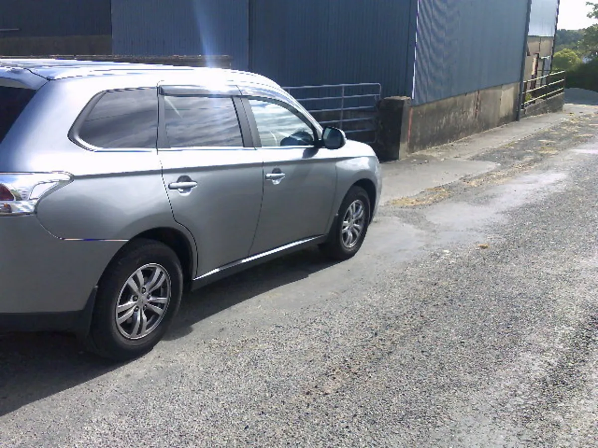 Mitsubishi Outlander 2015 - Image 4