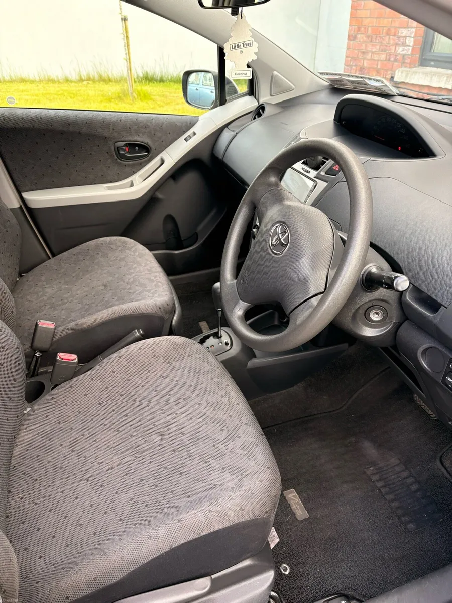 Toyota Yaris Vitz - Image 2