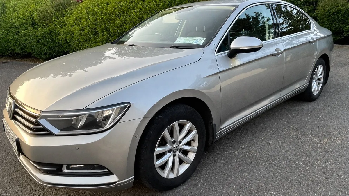 2016 Volkswagen Passat 1.6 TDI - Image 1