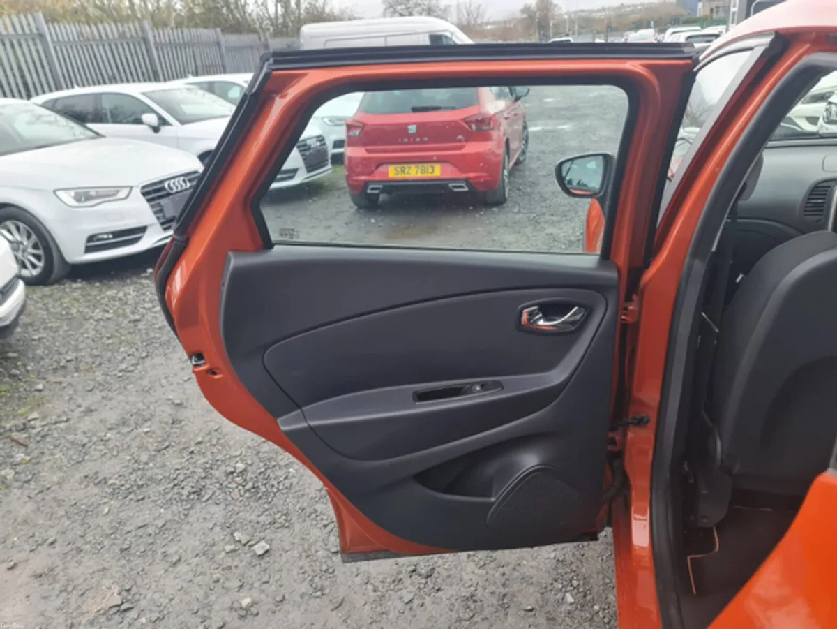 Renault Captur 1.2 Petrol Automatic - 6 Month Warr - Image 2