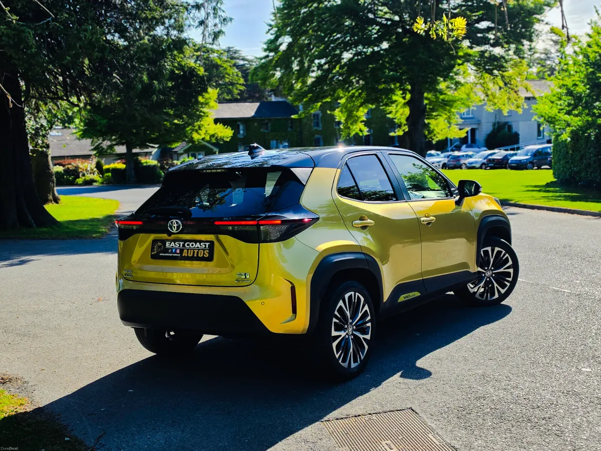 2021 Toyota Yaris Cross Petrol Hybrid Auto Topspec - Image 3