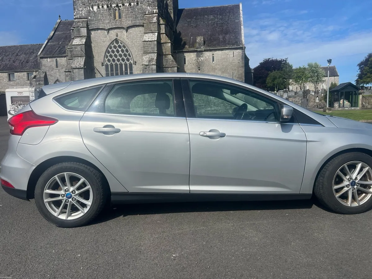 Ford Focus 1.5 TDCI Zetec 120PS - Image 3