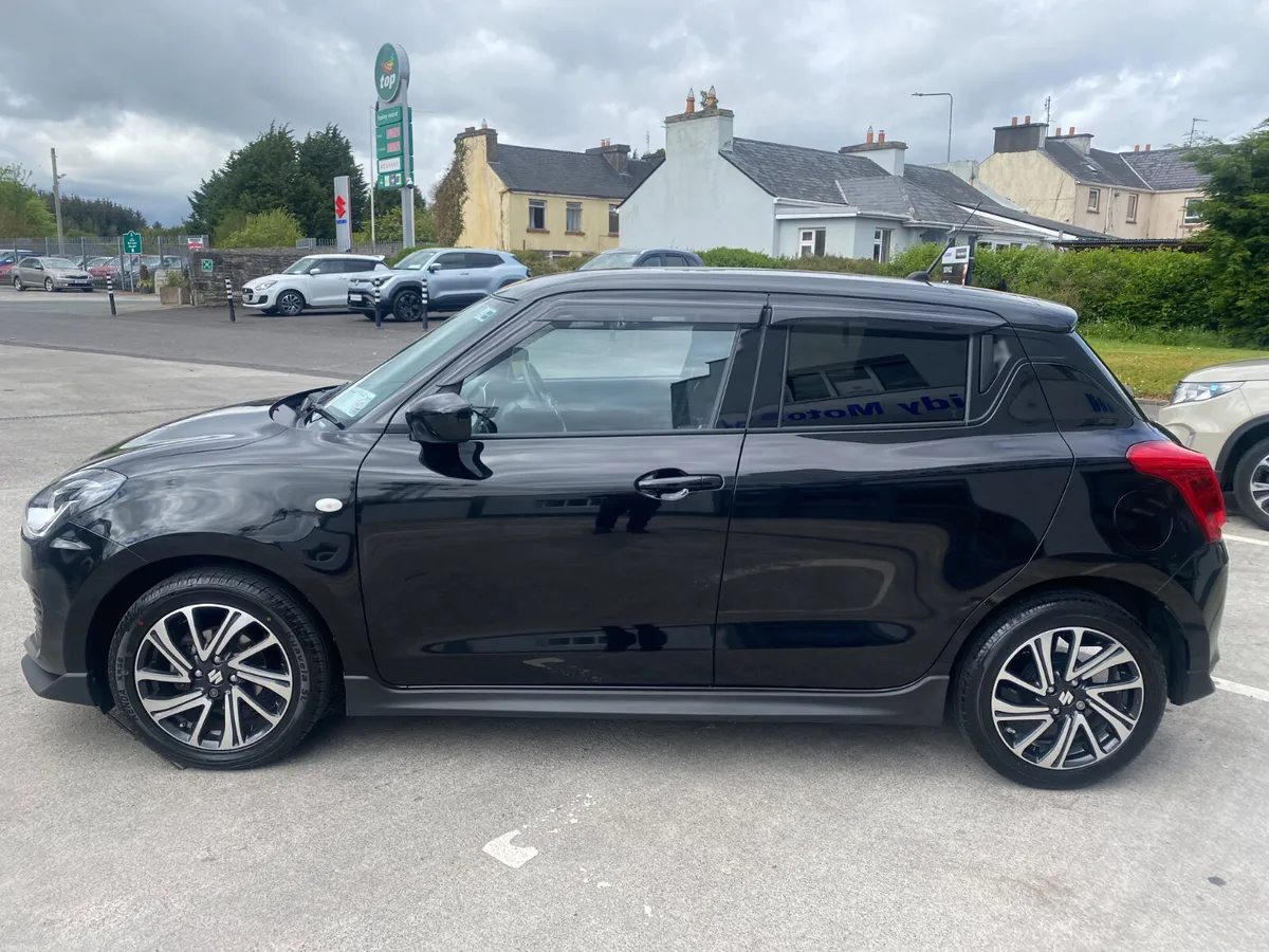 2024, Suzuki Swift **BLACK EDITION** - Image 4