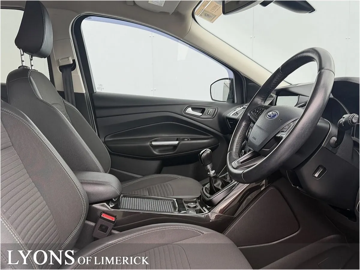 Ford Kuga 1.5TDCi 120PS FWD Titanium - Image 3