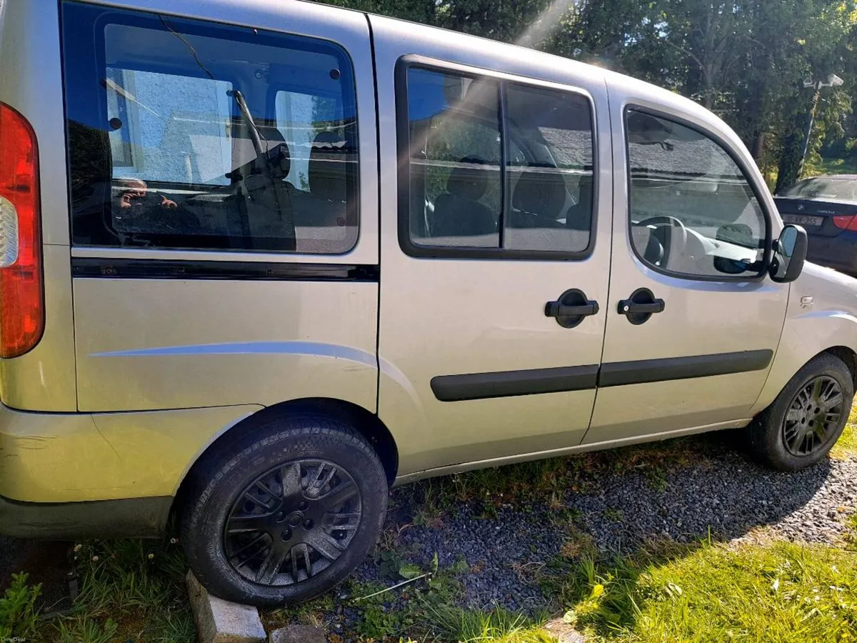 Car - Image 2