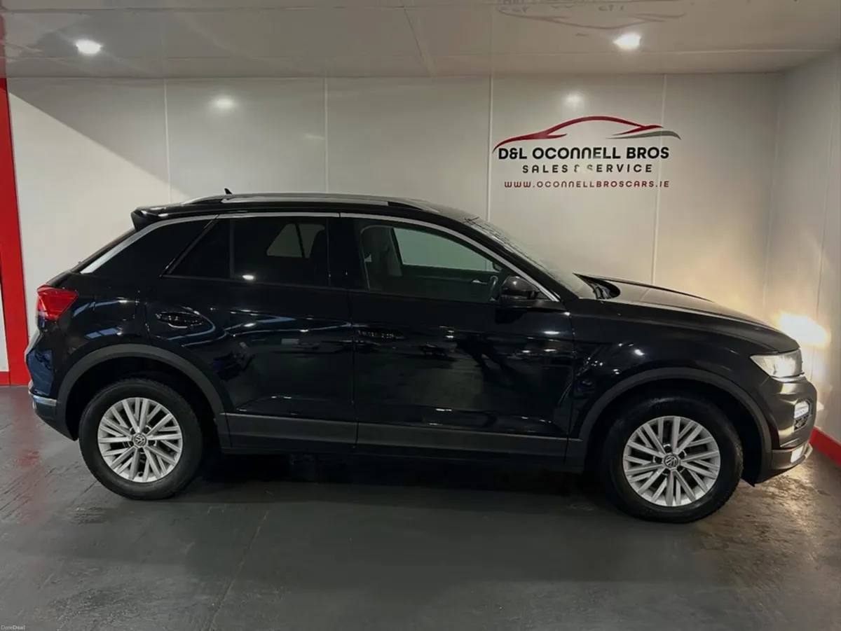 Volkswagen T-Roc DESIGN 1.0 TSI MANUAL 6SPEED FWD - Image 3