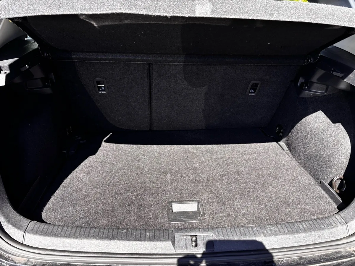 Volkswagen Golf 1.6L trend line - Image 3