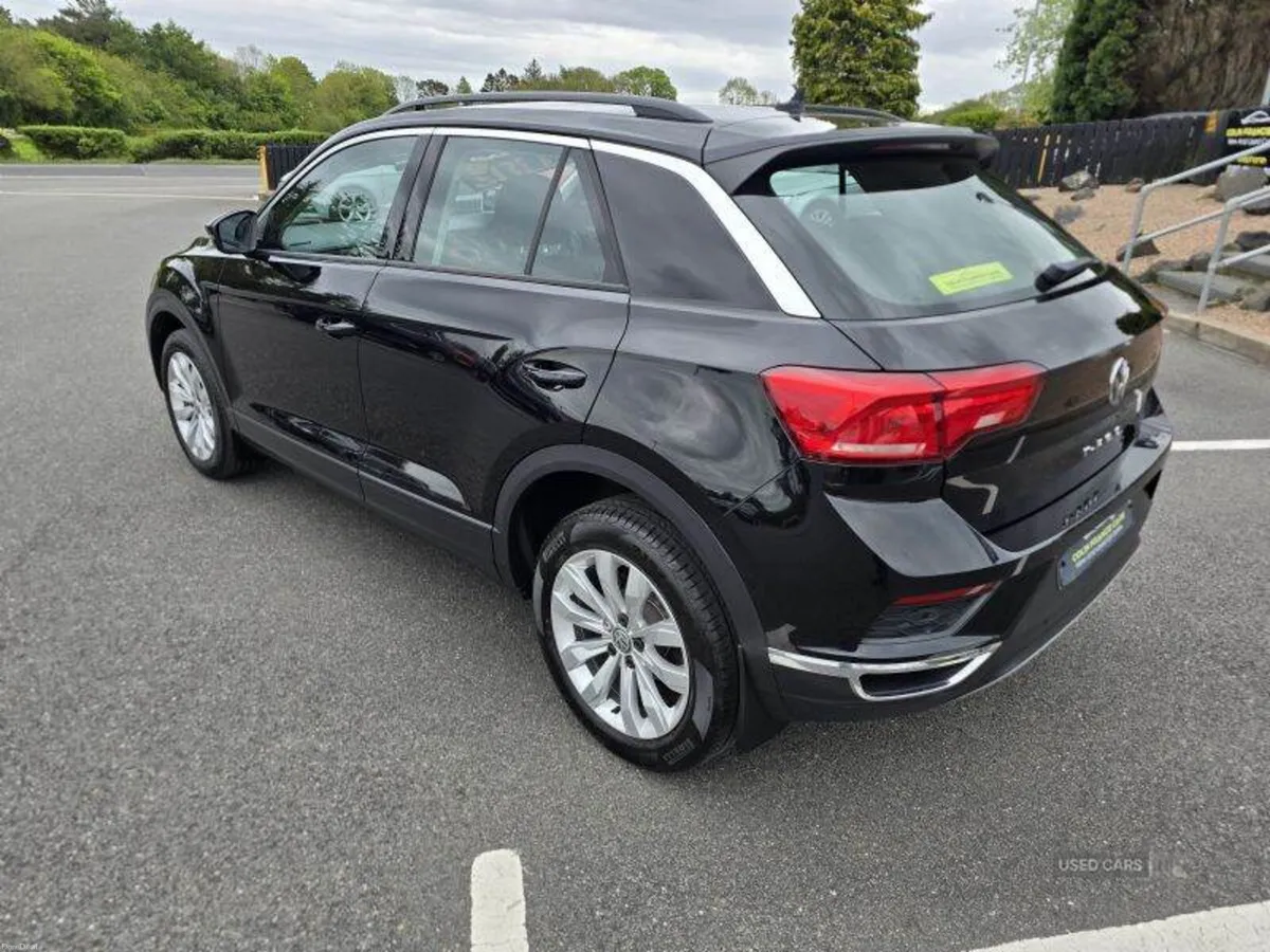 Volkswagen T-Roc SE - Image 3