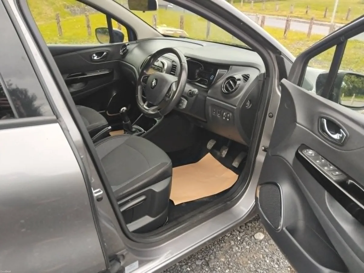 Renault Captur 2016 - Image 2
