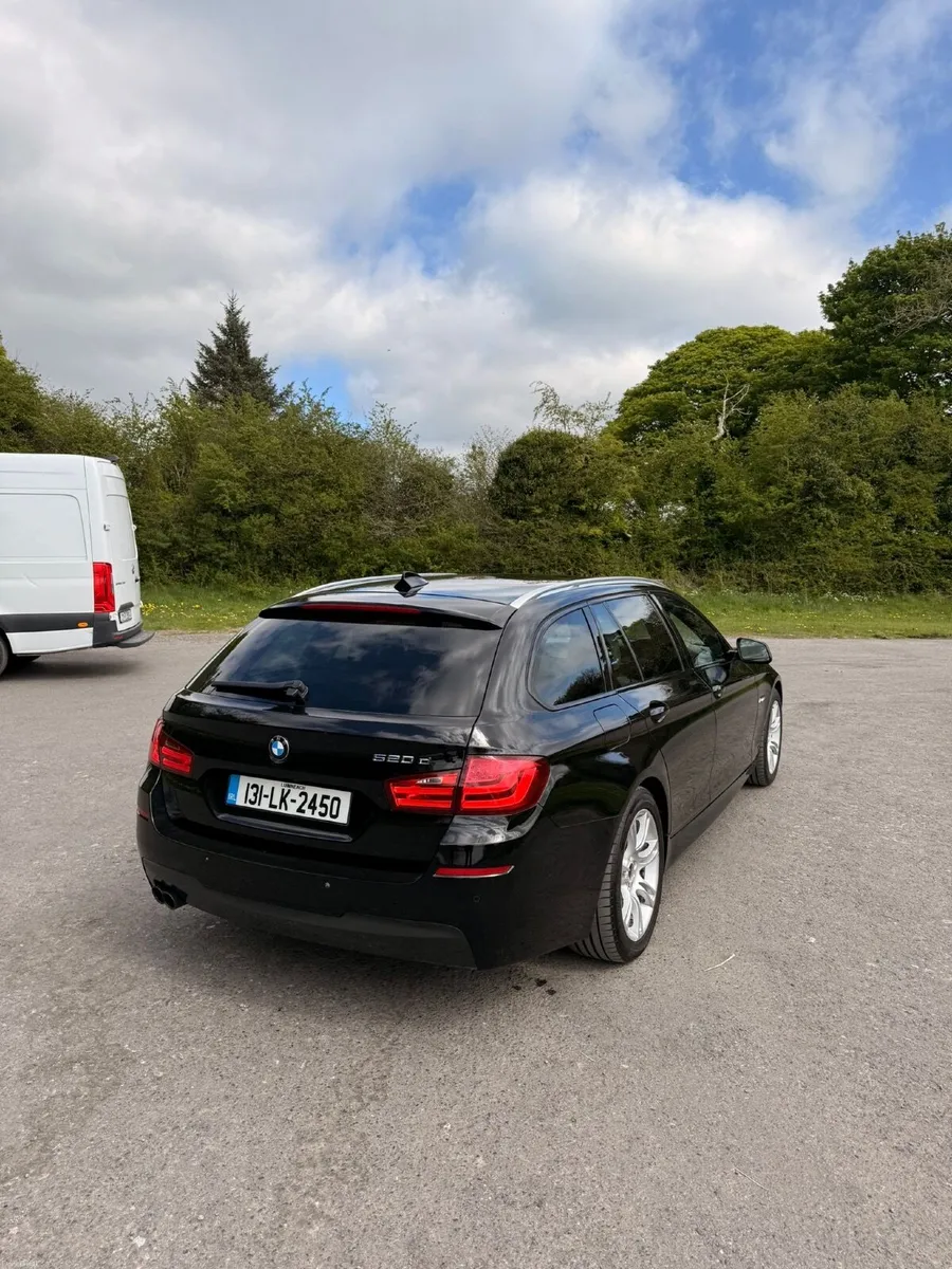 BMW 5-Series 2013 - Image 2