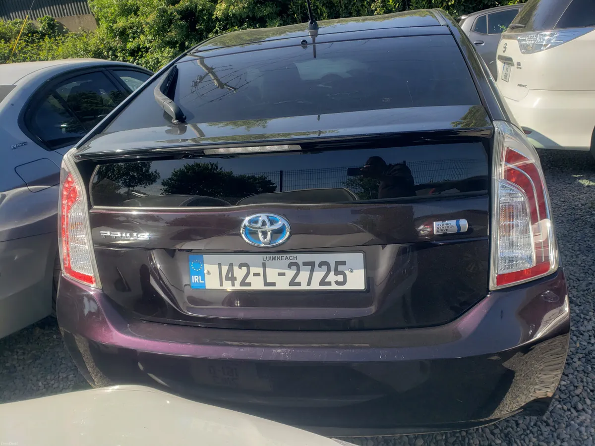 Toyota Prius 2014 - Image 2