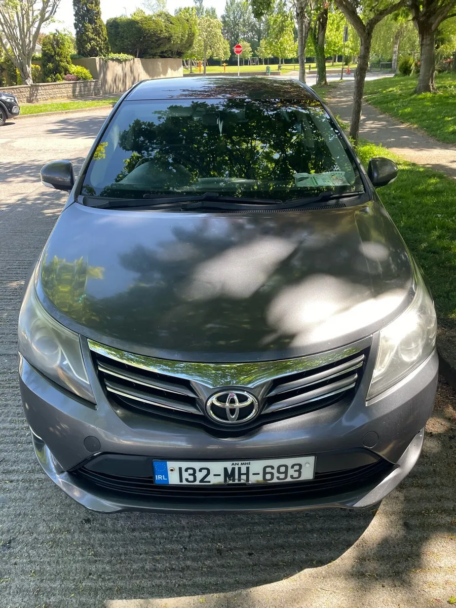 Toyota Avensis 2013 - Image 2