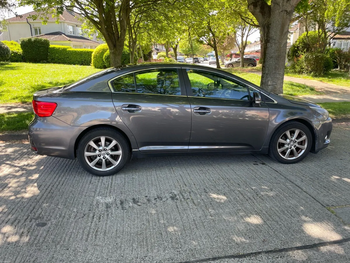 Toyota Avensis 2013 - Image 4