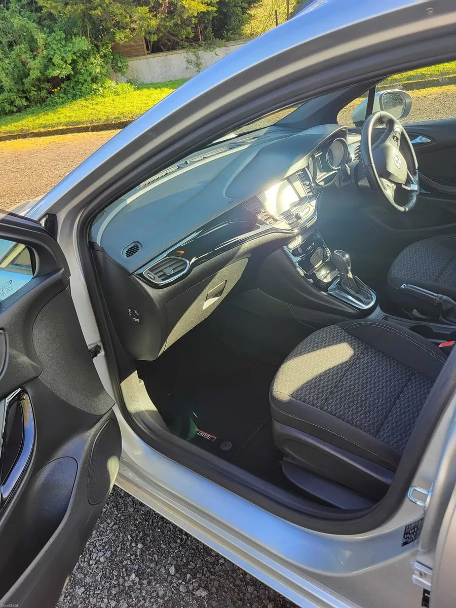 2017 Vauxhall Astra SRi 1.4 Turbo Estate – Auto - Image 4