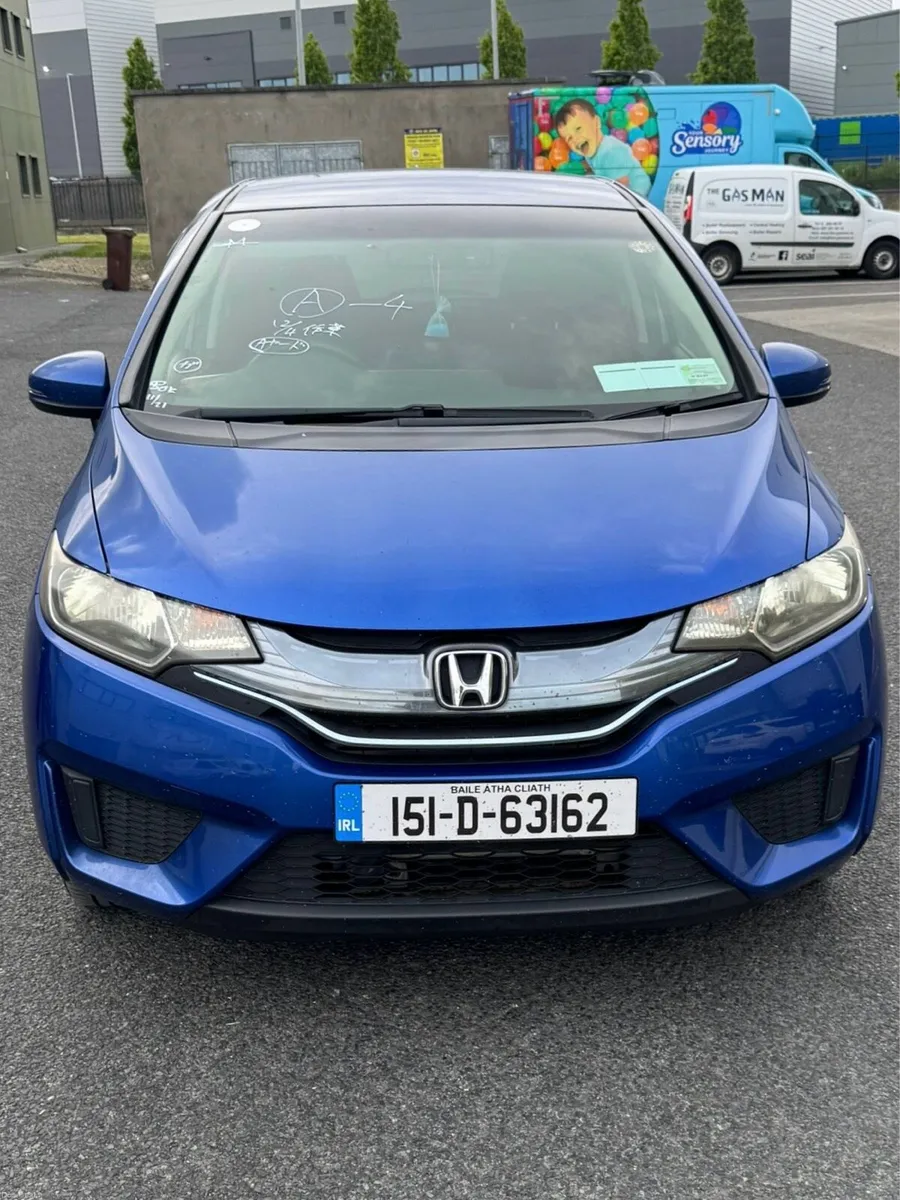 Honda fit Auto Hybrid 2015 - Image 1