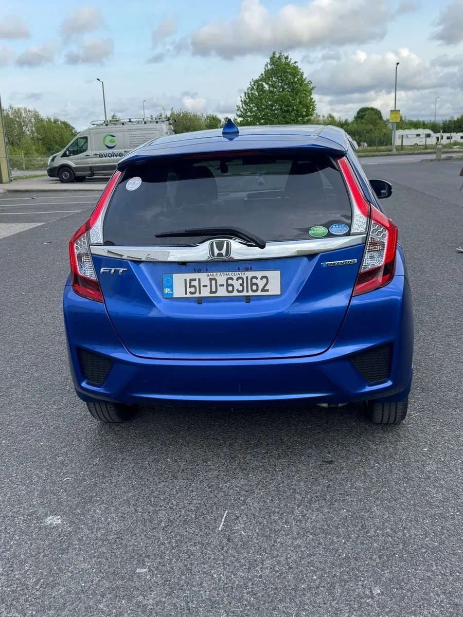 Honda fit Auto Hybrid 2015 - Image 4