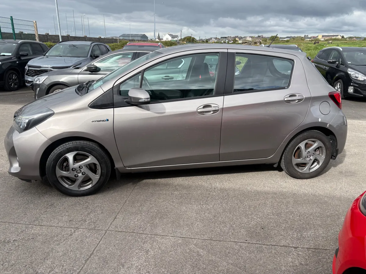 Toyota Yaris 2015 - Image 3
