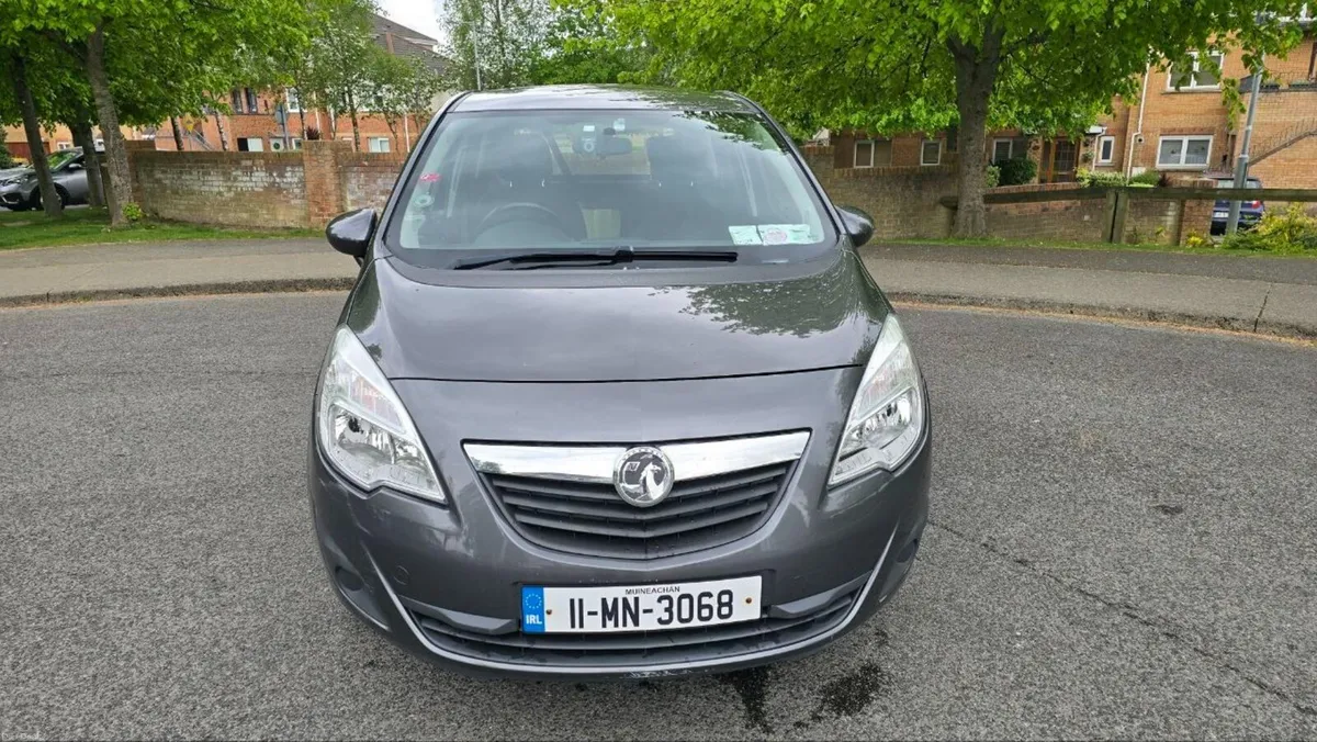 Vauxhall Meriva 2011 good condition family car - Image 1