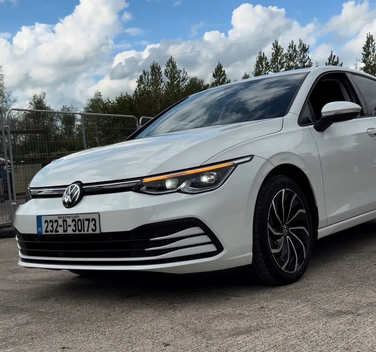 VOLKSWAGEN MK8 GOLF STYLE-2.0TDI-AUTOMATIC-44KMS - Image 2