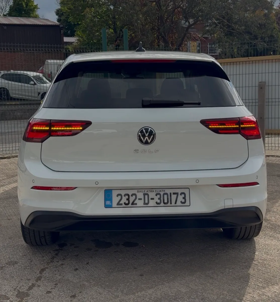 VOLKSWAGEN MK8 GOLF STYLE-2.0TDI-AUTOMATIC-44KMS - Image 4