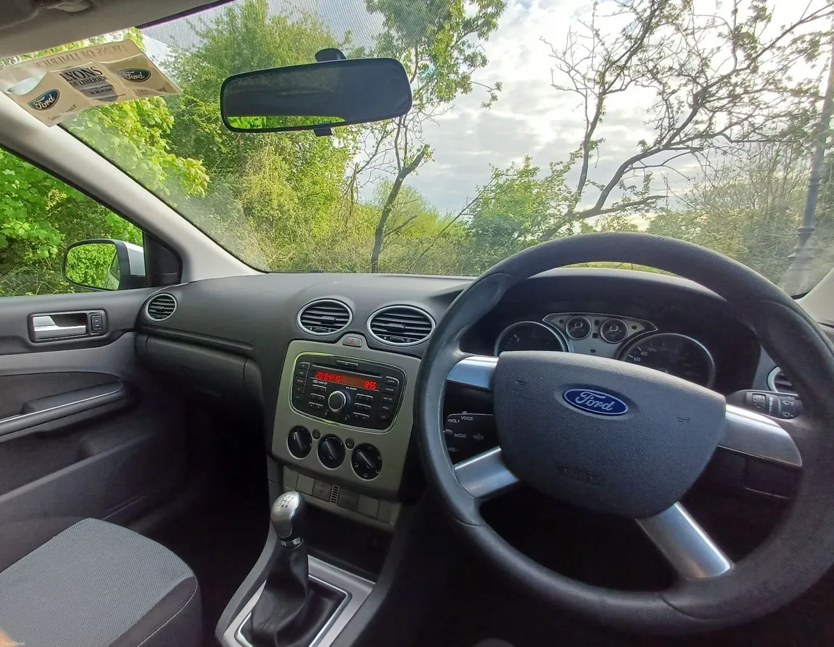 2010 Ford Focus - NCT 09/26 - Driving perfectly - Image 4