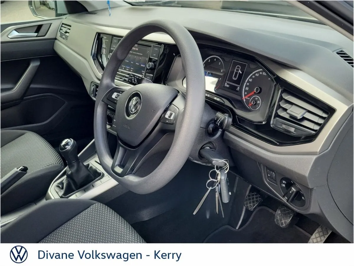 Volkswagen Polo TRENDLINE 1.0 TSI PETROL 80 BHP - Image 4