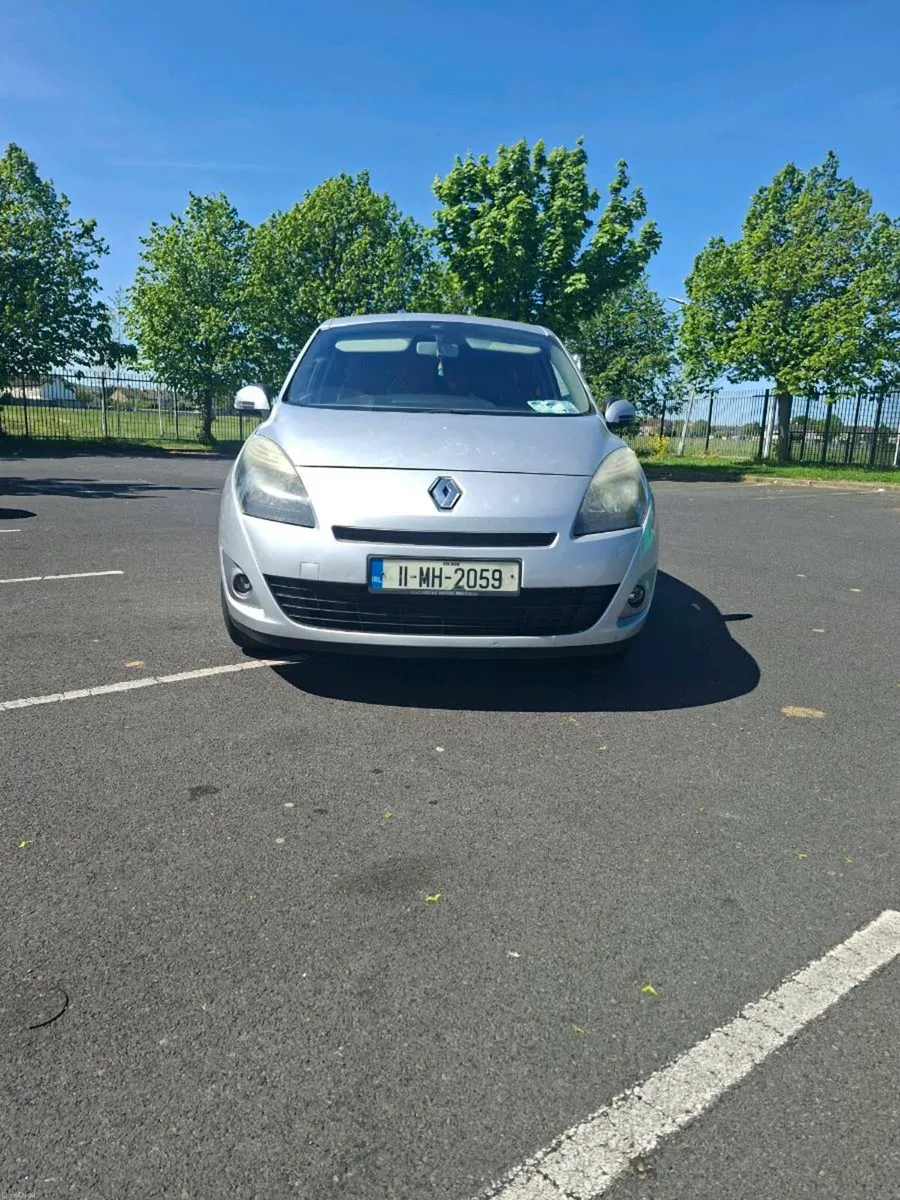 2011 Renault Grand Scenic - Image 2