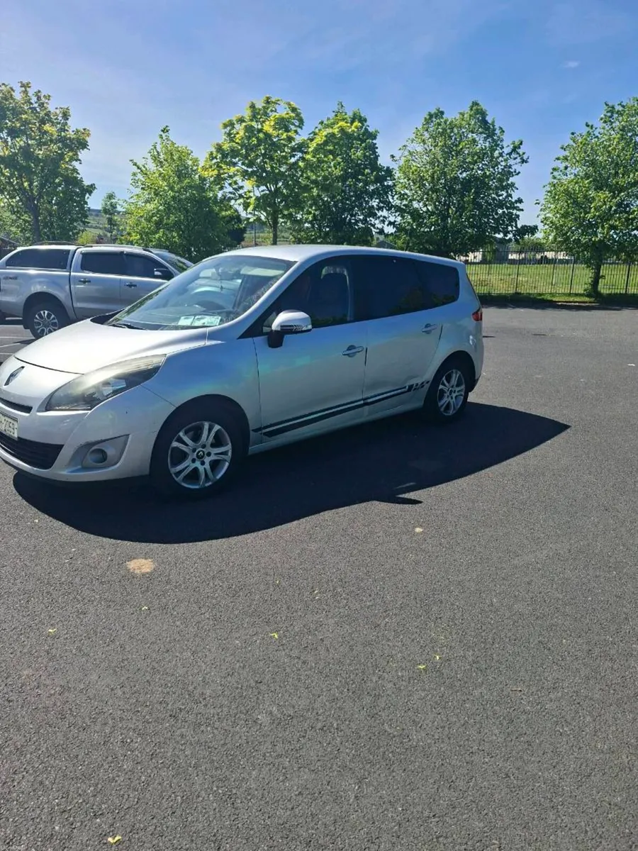 2011 Renault Grand Scenic - Image 3