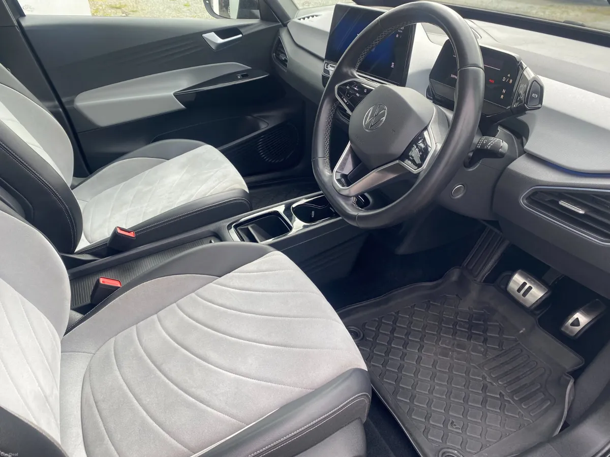 2023 VOLKSWAGEN ID.3 AM2 5893 - Image 4